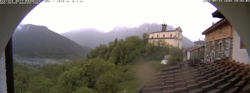 immagine della webcam nei dintorni di Sella Giudicarie: webcam Saviore dell'Adamello